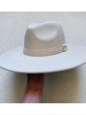 Forever 21 Lace Doily Felt Hat